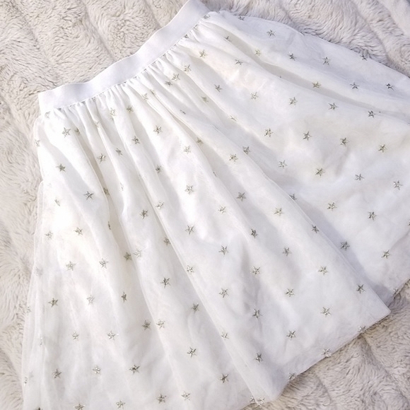 🍒EUC🍒 GAP EMBROIDERED TULLE MINI SKIRT - Picture 2 of 5